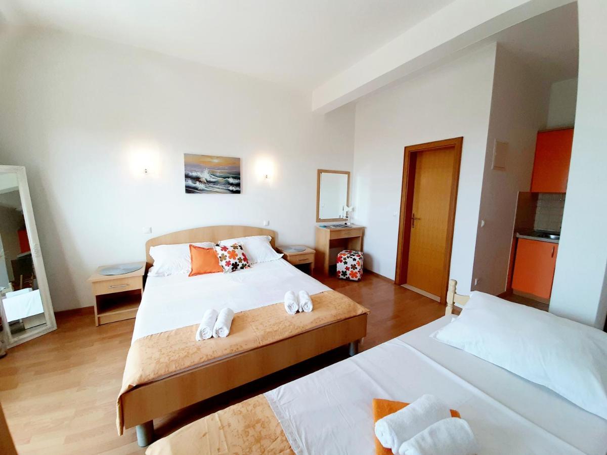 Apartments Akmadzic Makarska Dış mekan fotoğraf